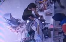 Viral Video Suami Tarik Kerudung Istri Sampai Lepas Gara-Gara Minta Dibelikan Lipstik di Minimarket