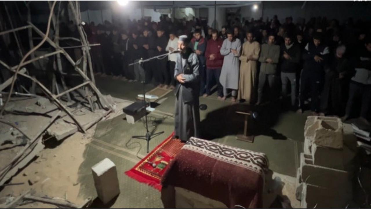 Tarawih Umat Muslim Gaza