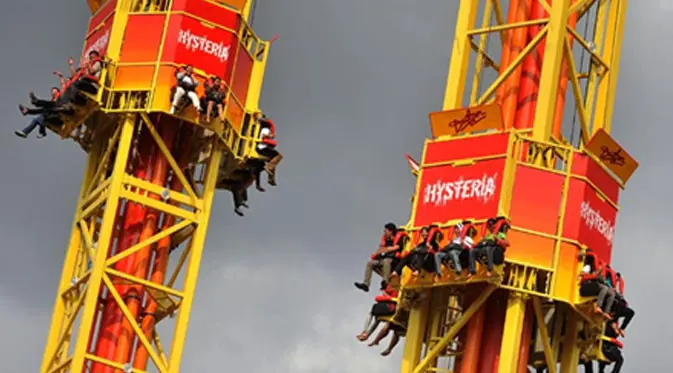 Wahana Hysteria memiliki tiang setinggi 60 meter dengan keliling menara seperti cincin besar.