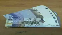 Kabar peredaran uang pecahan Rp 200 ribu ini diketahui dari akun Facebook. 