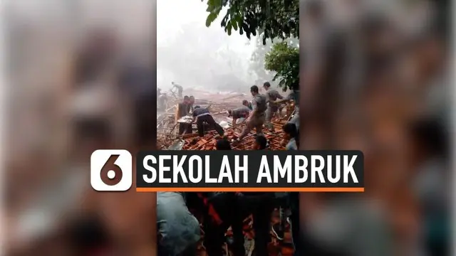 VIDEO: Detik-Detik Ambruknya Aula SMK di Sragen