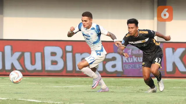 Foto: Cepat dan Punya Tendangan Akurat, Paulo Freitas Acak-acak Pertahanan Dewa United