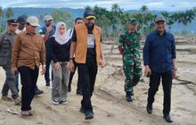 VIDEO: Gaya Kasual Mualem Berkaos Wajah Gubernur GAM Sayed Adnan Tinjau Banjir Aceh