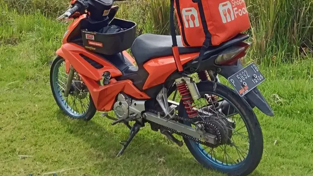 10 Potret Modifikasi Honda Blade, Stripping Repsolnya tak Terlupakan!
