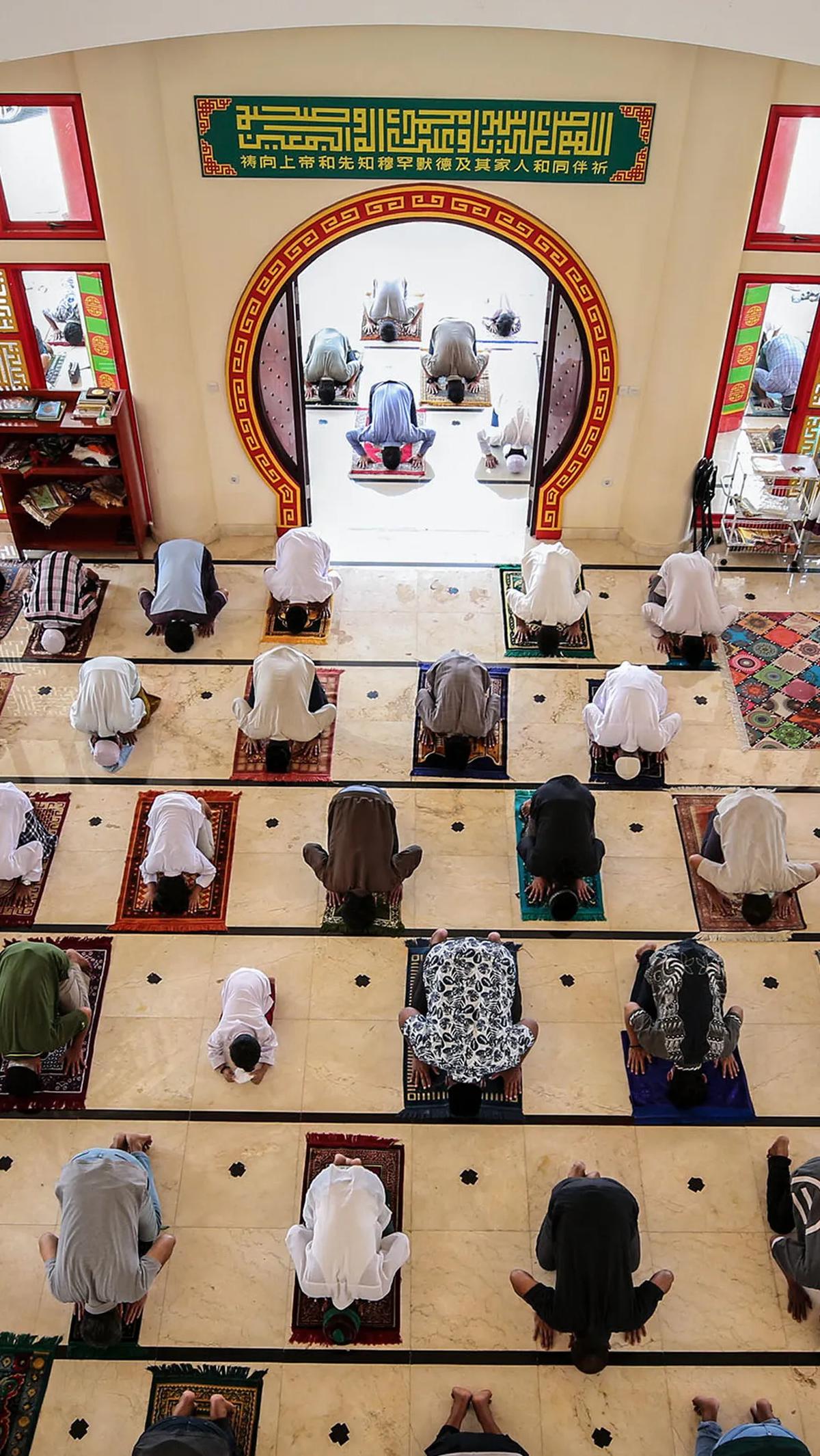 6. Masjid Babah Alun