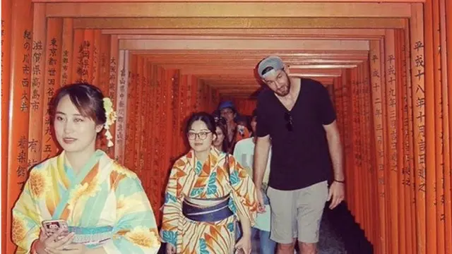7 Bukti Bahwa Jepang Tidak Dibangun untuk Orang Tinggi