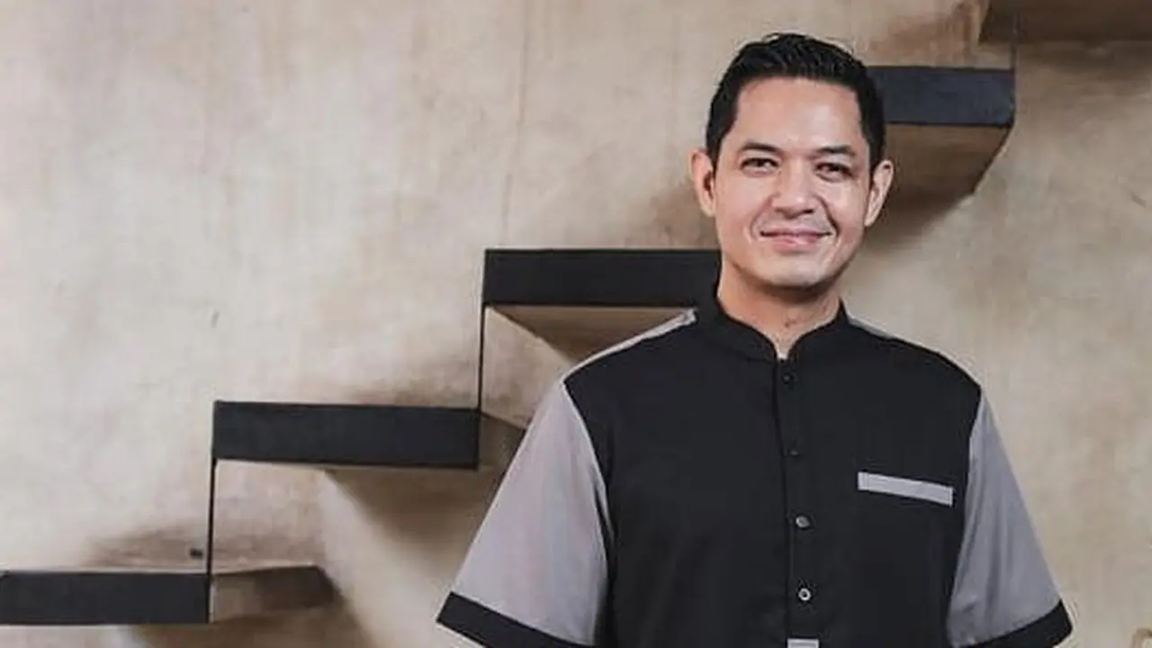 [Fimela] Dude Harlino dan Alyssa Soebandono