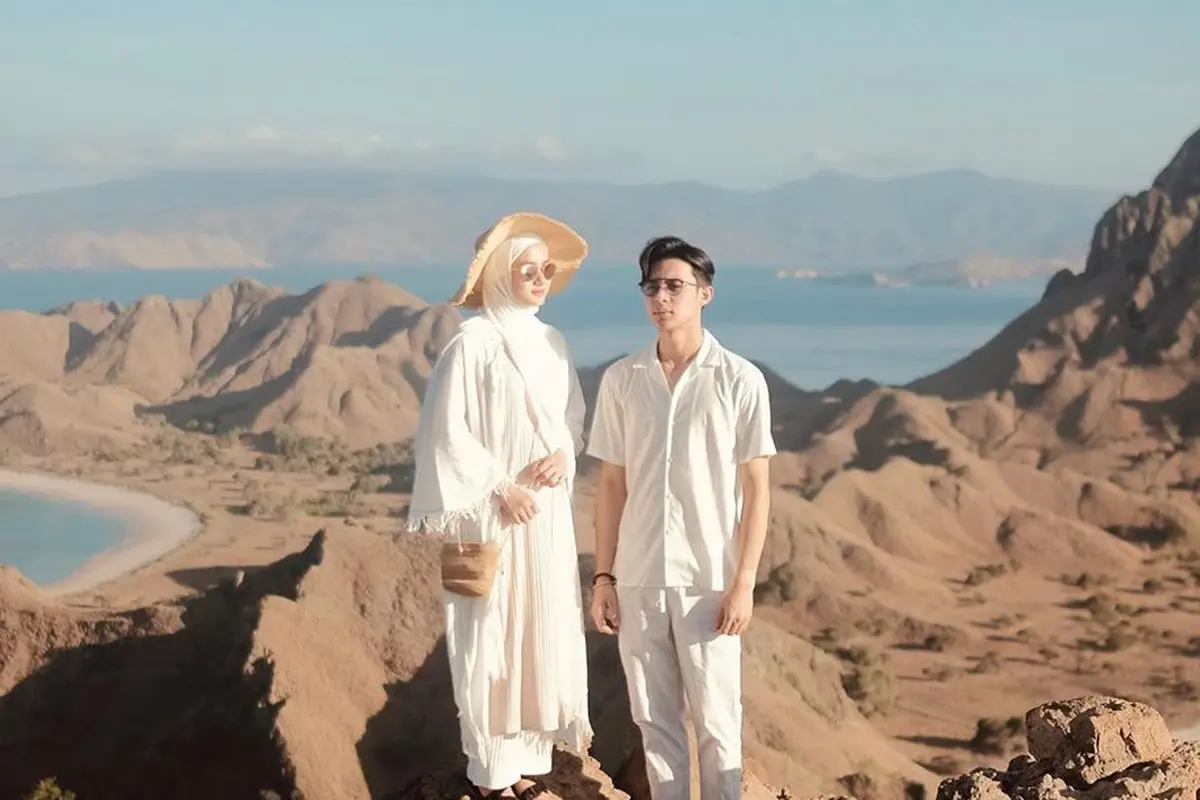 [Fimela] Rey Mbayang dan Dinda Hauw
