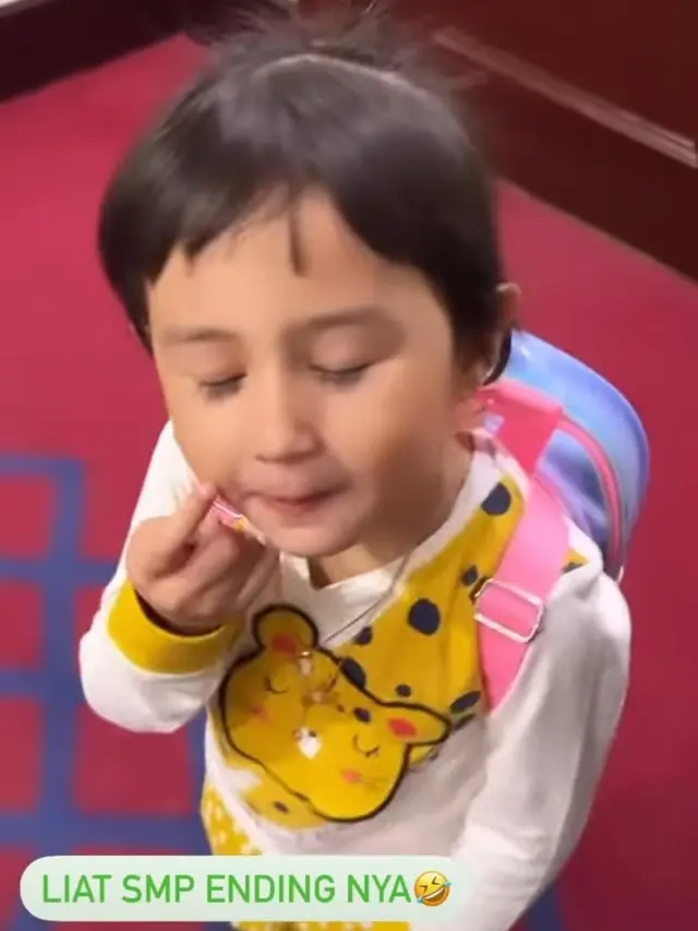 Potret Kartika Putri Umrah Bareng Anak, Tangan Suami Jadi Sorotan