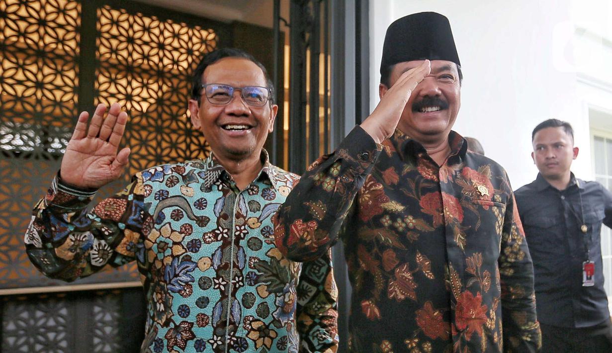 Sebelumnya, pada Rabu (21/2/2024), Presiden Joko Widodo melantik Hadi Tjahjanto sebagai Menteri Koordinator Bidang Politik, Hukum dan Keamanan. (Liputan6.com/Angga Yuniar)