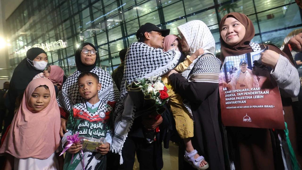 FOTO: Sembilan WNI Global Sumud Flotilla Kembali ke Tanah Air