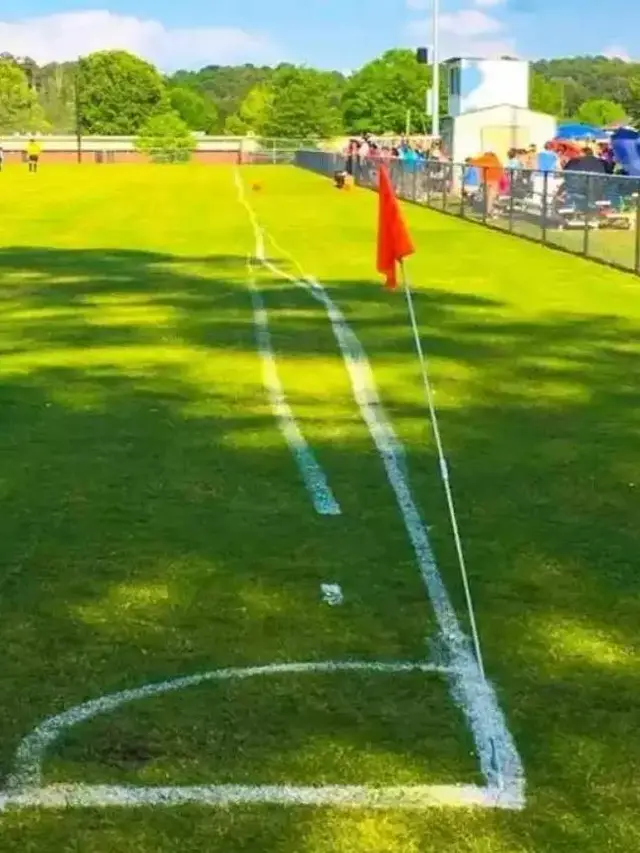 10 Potret Lapangan Olahraga dengan Bentuk Nyeleneh Ini Bikin Geleng Kepala