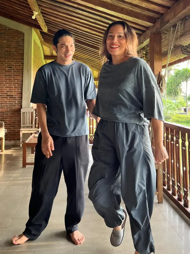 6 Potret Inong Ayu Istri Abimana Melahirkan Anak Kelima di Usia 43 Tahun
