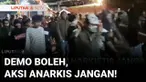 Massa aksi kian anarkistis, rumah Menteri Keuangan, Sri Mulyani juga digeruduk dan barang-barang pribadinya dijarah.