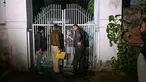 Personel polisi melakukan penyelidikan setelah dugaan ledakan terjadi di dekat kedutaan besar Israel di New Delhi pada 26 Desember 2023. (Arun SANKAR / AFP)