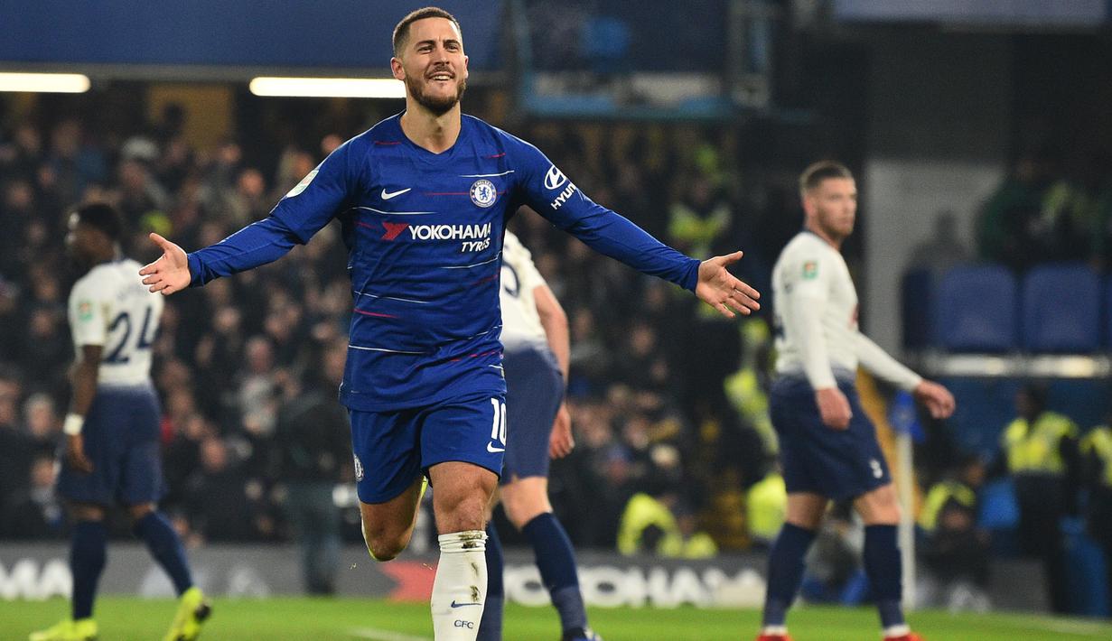 Namun selama kariernya sang ayah hanyalah sebagai pemain semi-profesional La Louviere. Kini Thierry Hazard punya peran penting dalam kepastian Eden Hazard keluar dari Stamford Bridge. (AFP/Glyn Kirk)