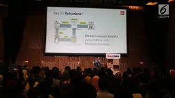 Suasana saat Head of Payment and Financial Services Bukalapak Destya Pradityo memaparkan materi dalam BukaTalks yang bertajuk Millennial Millionaire di SCTV Tower, Jakarta, Selasa (24/4). (Liputan6.com/Arya Manggala)