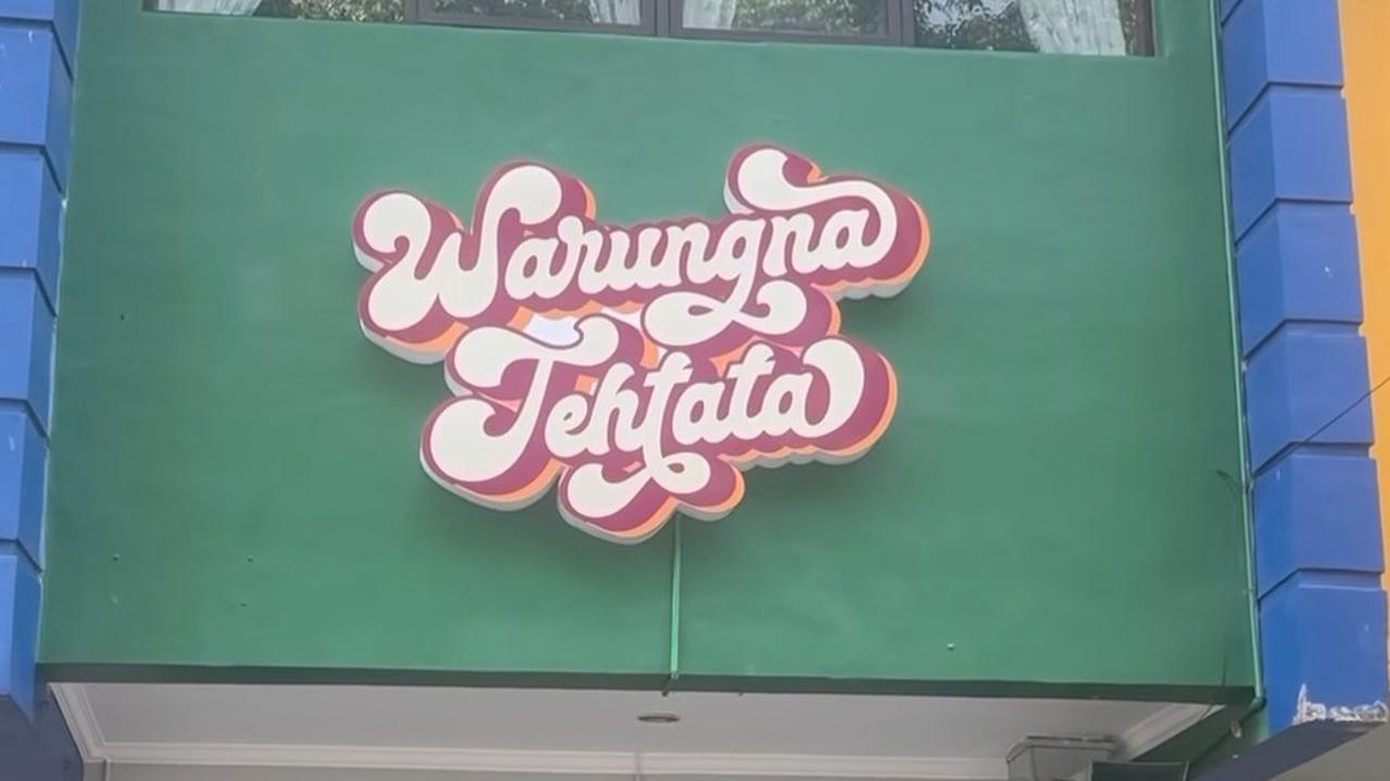 Potret Warung Makan Milik Tata Janeeta, Tempatnya Sederhana & Lokasinya Ada di Pasar Cipete