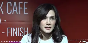 Mulan Jameela bercerita alasan dirinya ikut menggalang dana untuk korban asap Riau. Mulan sempat sesak dengan asap obat nyamuk bakar yang baru saja ia gunakan beberapa jam, ia memikirkan bagaimana dengan masyarakat Riau yang sudah menghirup asap berb...