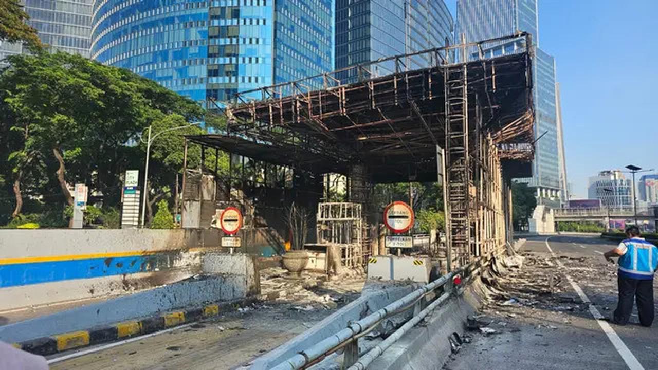 Terdampak Demo di DPR, Jalan Tol Cawang-Tomang-Pluit Masih Belum Beroperasi Normal