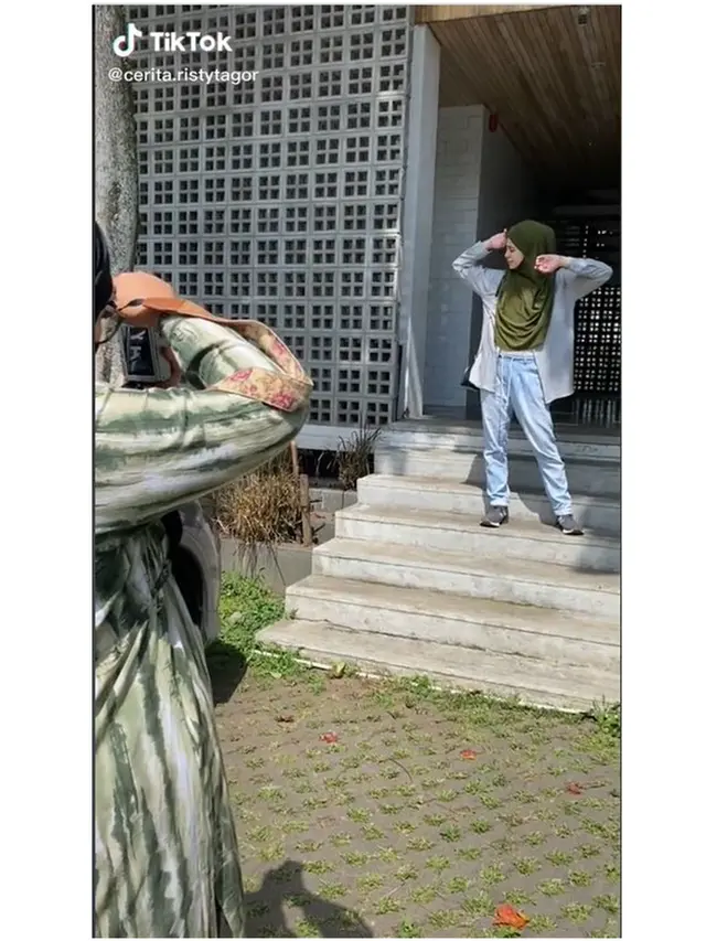Biasa Tampil Syari, Ini 6 Potret Penampilan Terbaru Risty Tagor yang Jadi Sorotan