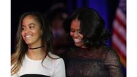 Saat menemani sang Ayah dalam pidato perpisahan beberapa waktu lalu, kalung choker Malia Obama sukses menjadi sorotan publik. 
