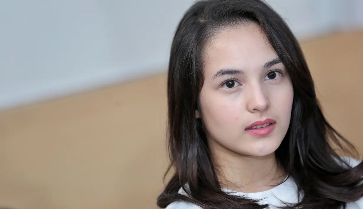 Soal penampilan, Pemeran Utama Wanita Terpuji dalam Festival Film Bandung 2016 itu sering kali tampil dengan sederhana. (Adrian Putra/Bintang.com)