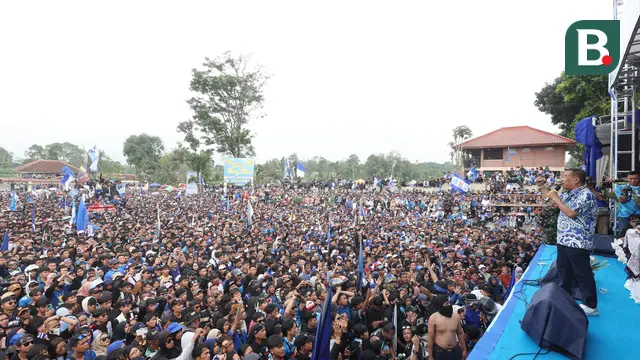 Foto: Pesta Berlanjut! Persib Bandung Rayakan Juara Liga 1 di Kediaman Umuh Muchtar