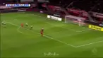 PSV Eindhoven sukses mengalahkan tim yang terancam degradasi, FC Twente dengan skor 2-0, sekaligus memperlebar jarak 8 poin dari p...