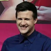 Stuart Collin mengalami trauma dengan sebuah pernikahan setelah mengalami kegagalan dengan Risty Tagor. 