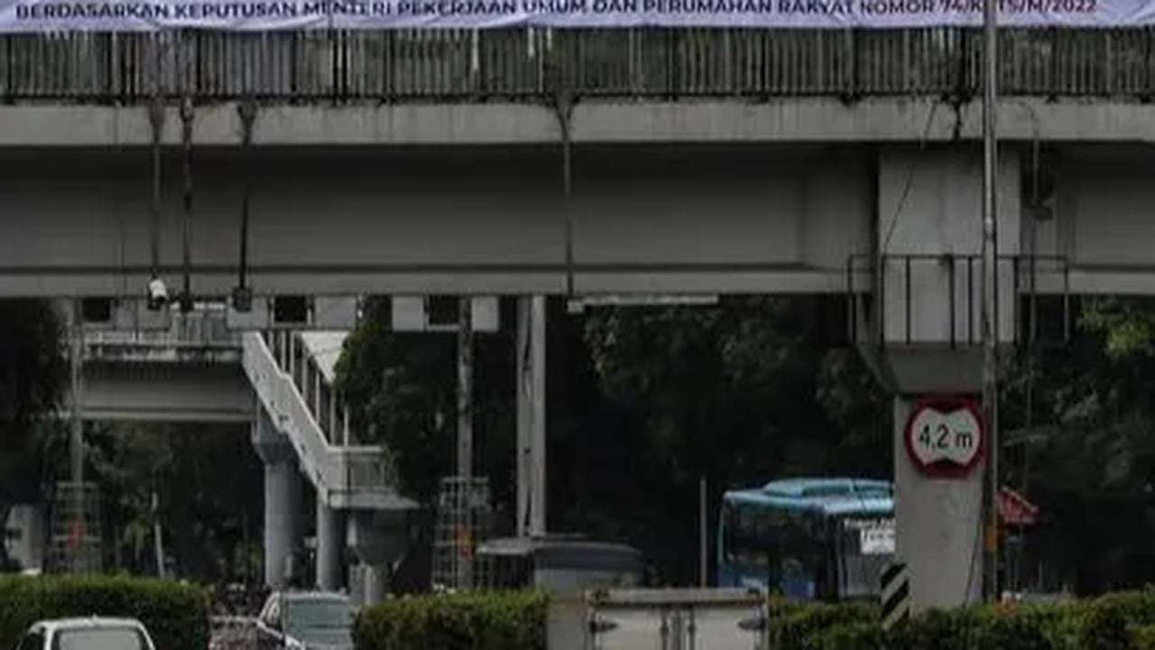 Latif ingin pelarangan ini hendaknya disampaikan ke masyarakat sebagai bentuk sosialisasi awal. Nantinya, kata dia aturan itu bakal terbit dalam bentuk Surat Edaran (SE).