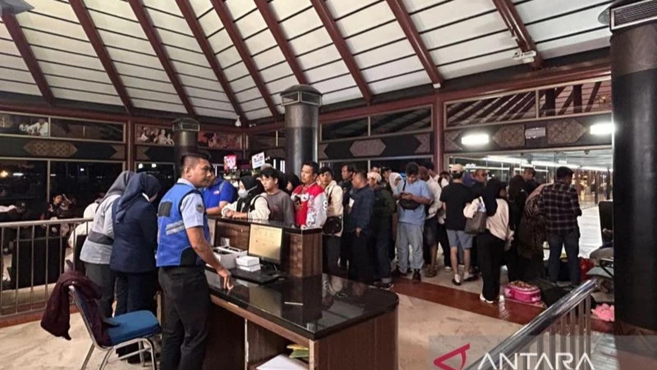 Ratusan Penumpang Super Air Jet Delay Beruntun di Soetta, Tujuan Padang Tertahan Belasan Jam