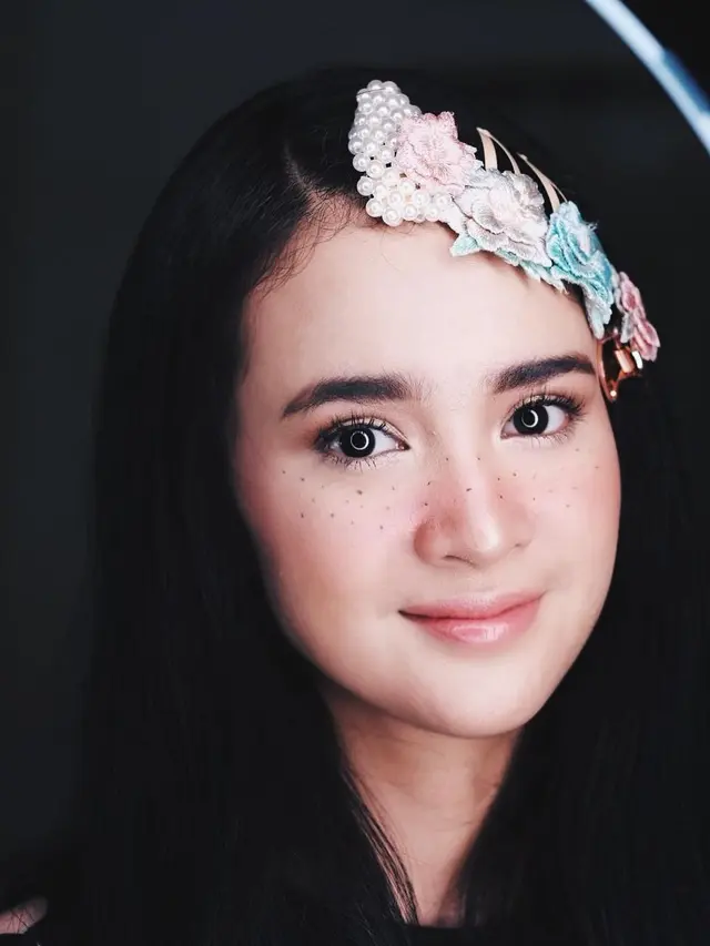 Menggunakan Look Makeup Freckless