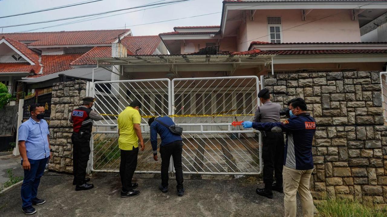 Hengki menyebutkan, petunjuk berupa file berjudul 'To You Whomever' yang ada di laptop milik korban. Laptop terletak di ruang kerja suami dari GAH.&nbsp;