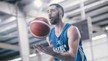 Giorgi Bezhanishvili, pemain baru Satria Muda Pertamina Bandung asal Georgia. (Bola.com/Erwin Snaz)