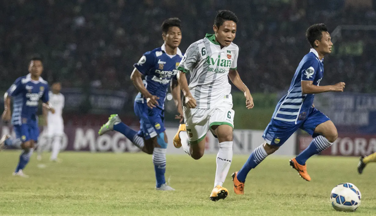 Evan Dimas, gelandang asal klub Surabaya United ini merupakan pesepak bola masa depan Indonesia. (Bola.com/Vitalis Yogi Trisna)
