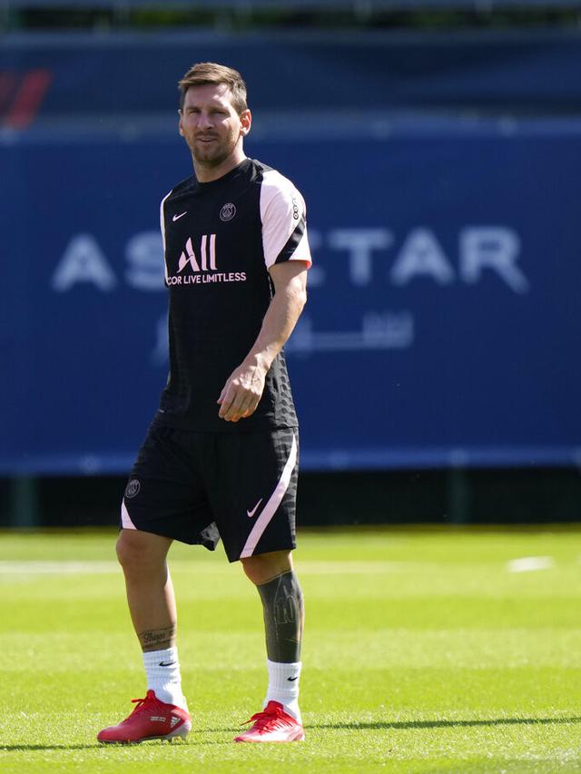 Latihan Perdana Lionel Messi bersama PSG