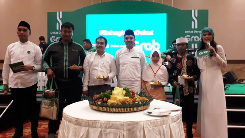 Grab Berbagi Bingkisan Hari Raya Bersama Ratusan Mitra Pengemudi dan Anak Yatim Piatu