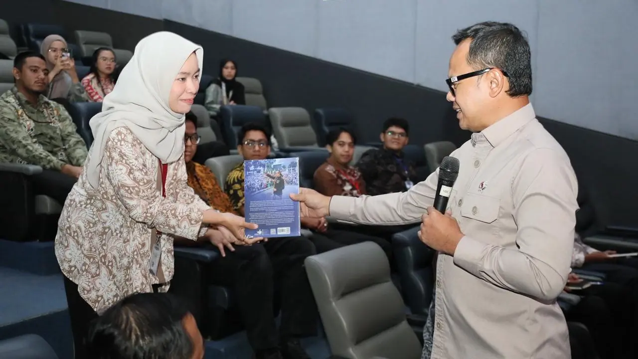 Wakil Menteri Dalam Negeri (Wamendagri) Bima Arya Sugiarto saat penutupan Program Magang Kementerian Dalam Negeri (Kemendagri).