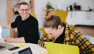 Terjebak Friend Zone Bikin Tak Nyaman, Begini Cara Menghadapinya