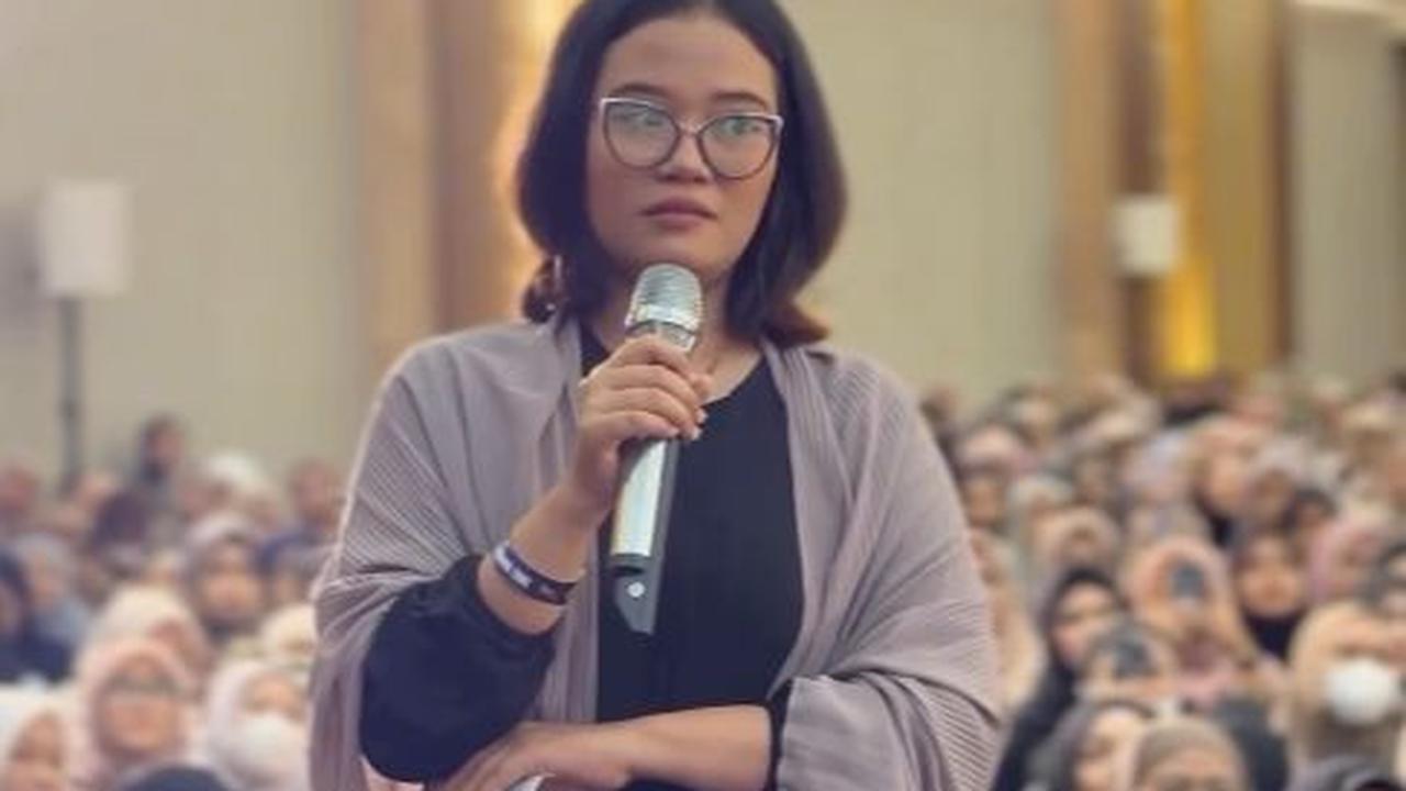 Ikut Liqo dan Digunjing karena Tak Pakai Kaos Kaki<br>