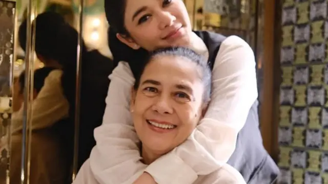 Naysilla Mirdad bagikan potret kebersamaan dengan sang ibunda. [@naymirdad]