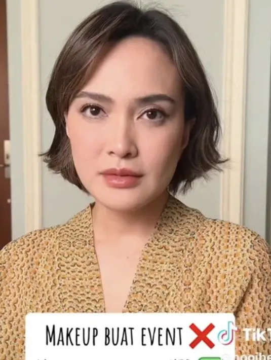 "Cuma #shandyaulia yang manggil saya untuk makeupin buat sesi foto KTP termanta," tulis @Nooibeauty