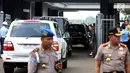 Iring-iringan rombongan Presiden Amerika Ke-44 Barack Obama saat memasuki Bandara Halim Perdanakusuma Jakarta, Minggu (2/7). Obama dan keluarga mengakhiri masa liburannya di Indonesia pada siang ini. (Liputan6.com/Johan Tallo)