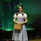 Patung lilin Judy Garland berpakaian seperti Dorothy Gale di Madame Tussauds NY di 42nd Street di Times Square 13 Juli 2010 untuk merayakan peluncuran The Wizard of Oz Cinema 4D Experience dan pameran interaktif "Land of Oz" di Madame Tussauds NY. (TIMOTHY A. CLARY / AFP)