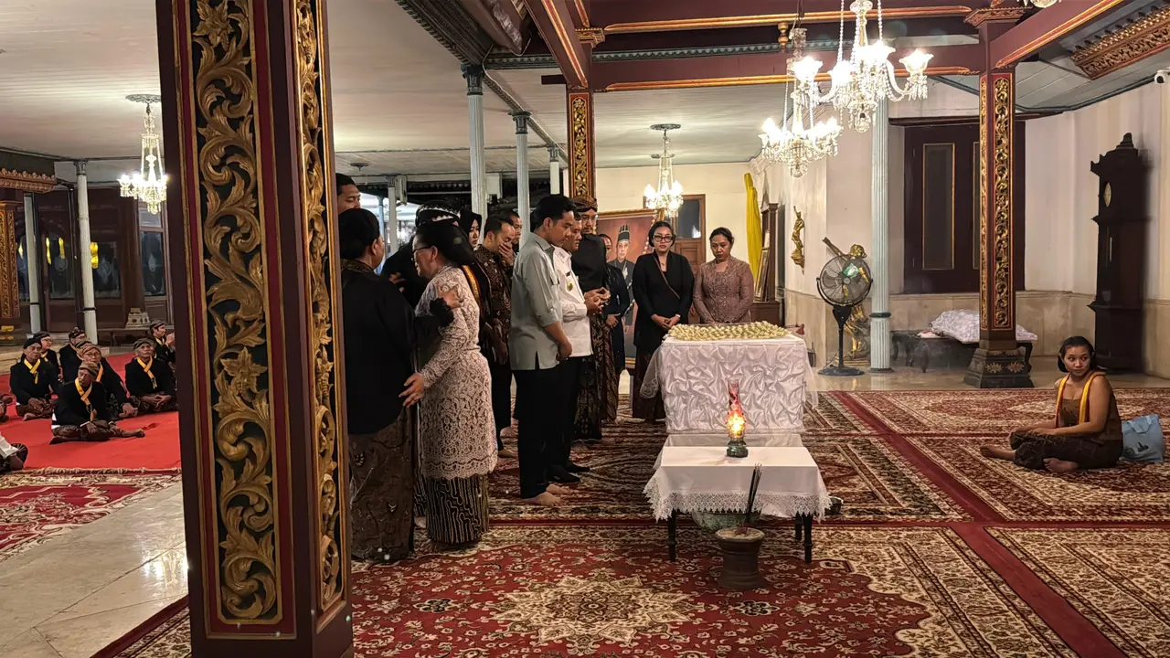 Gibran melayat Sri Susuhunan Pakoe Boewono