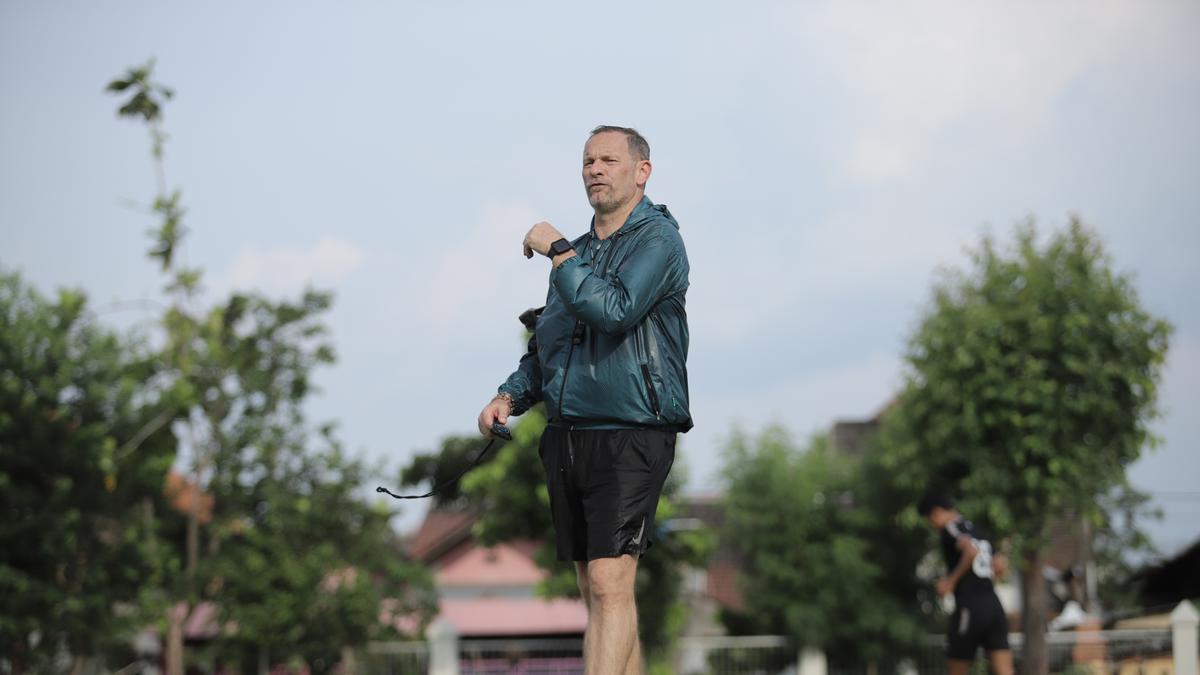 Dejan Antonic Kenang Masa Lalu Sepak Bola Indonesia saat Pulang ke Surabaya