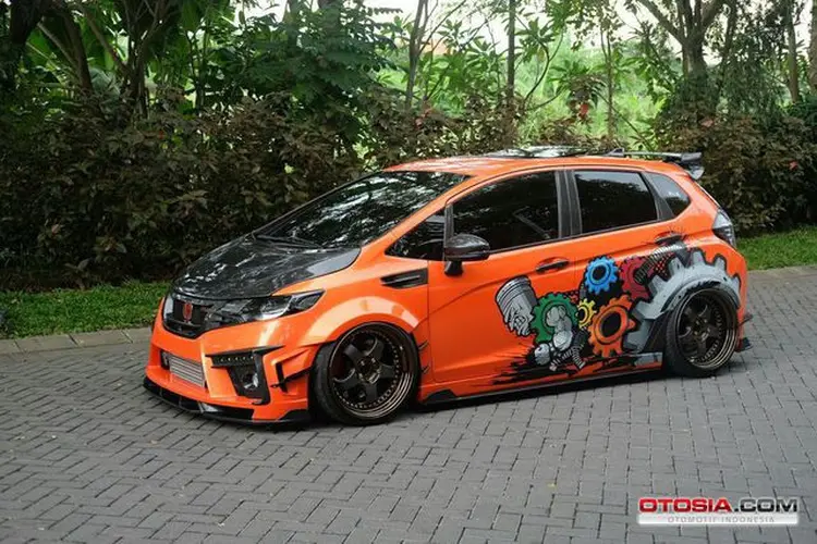 Transformasi Jazz Street Racing Monster Engineering - Galeri Otosia.com