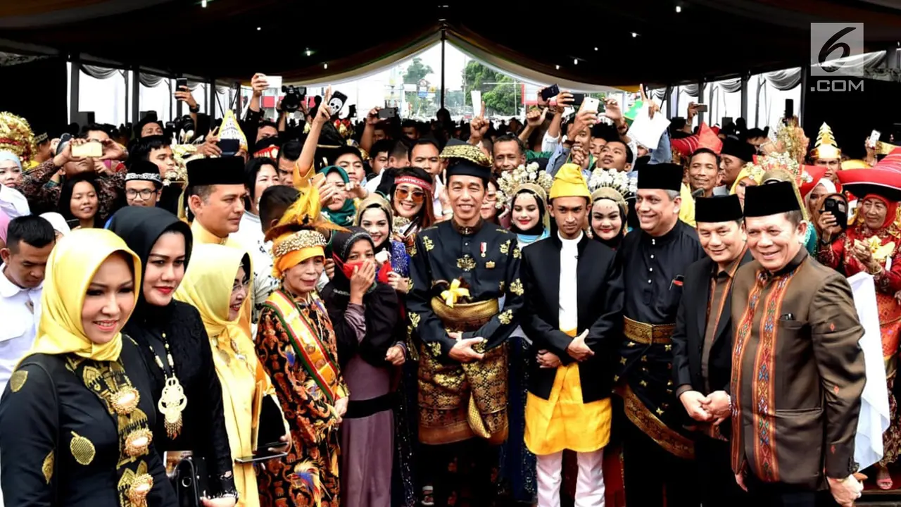 Presiden Jokowi Dianugerahi Gelar Adat oleh Kesultanan Deli