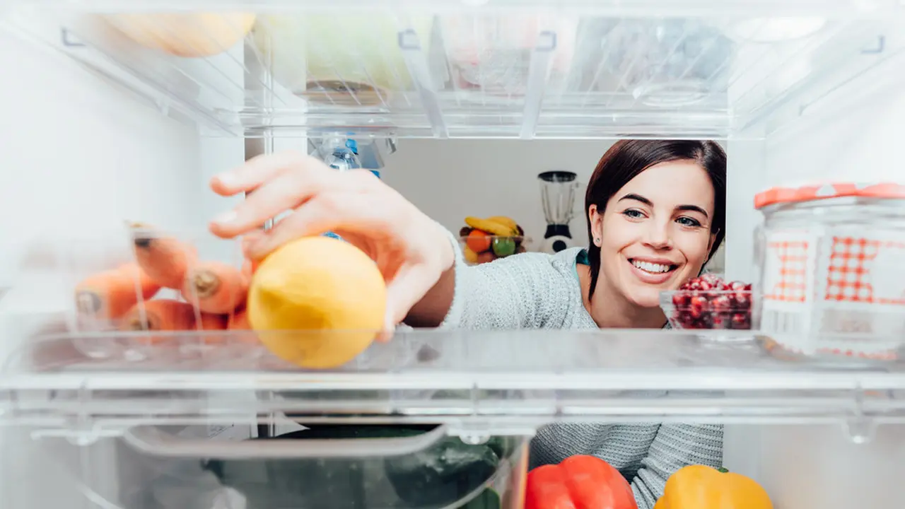 Nggak Perlu Bingung, Begini Tips Menata Makanan di Kulkas dalam Jumlah Banyak